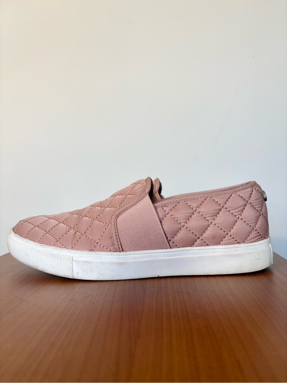 Steve Madden Endell Quilted Slip On Sneakers Women’s Size 8 Blush Pink